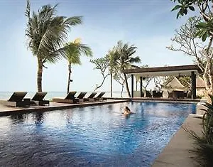 Beachfront Suites Hotel